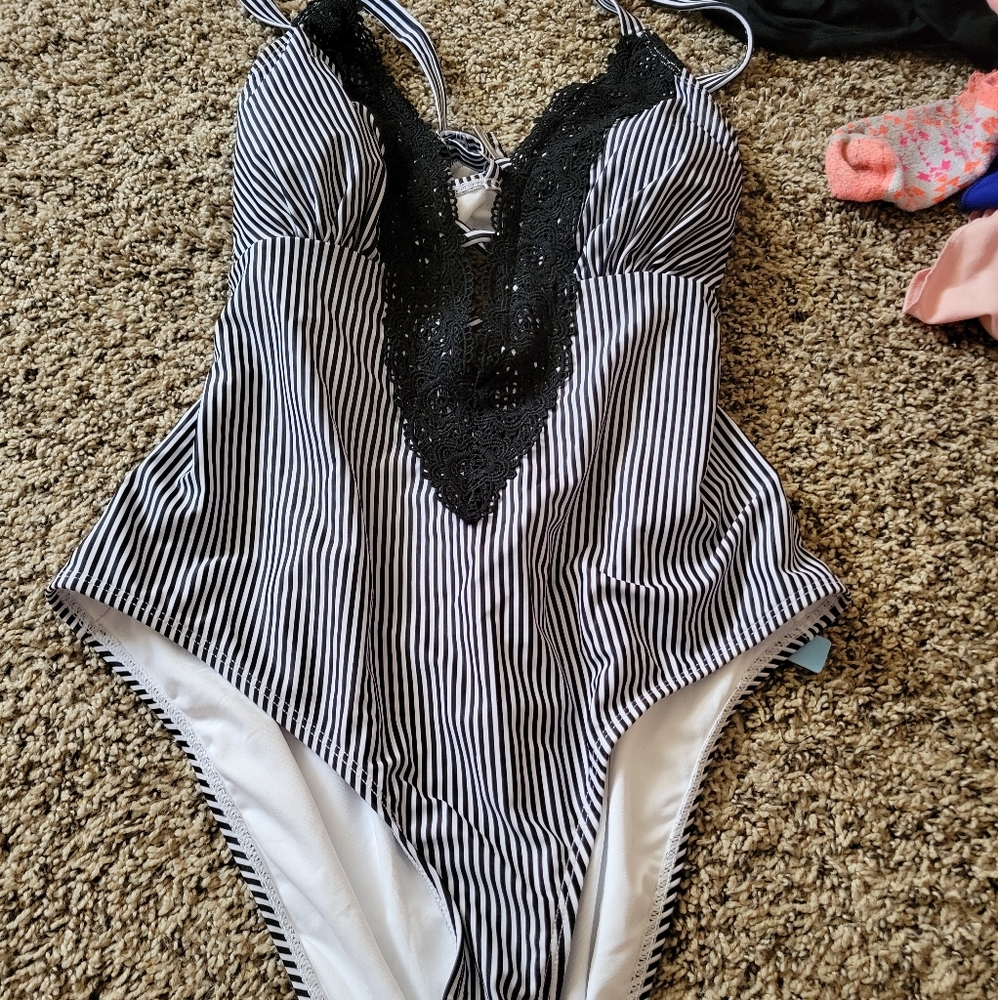 Cupshe women's one piece bathing suit